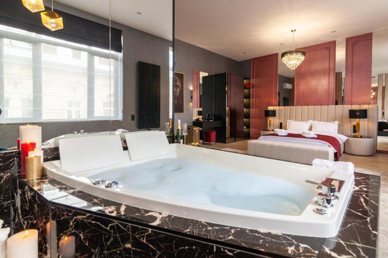 Aristo Jacuzzi Отель
