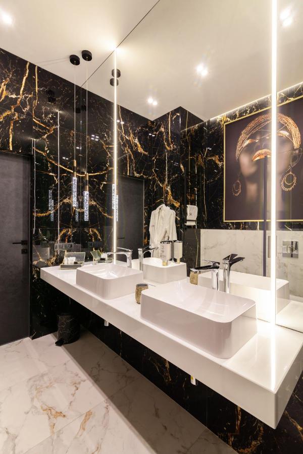 Aristo Jacuzzi * Lviv