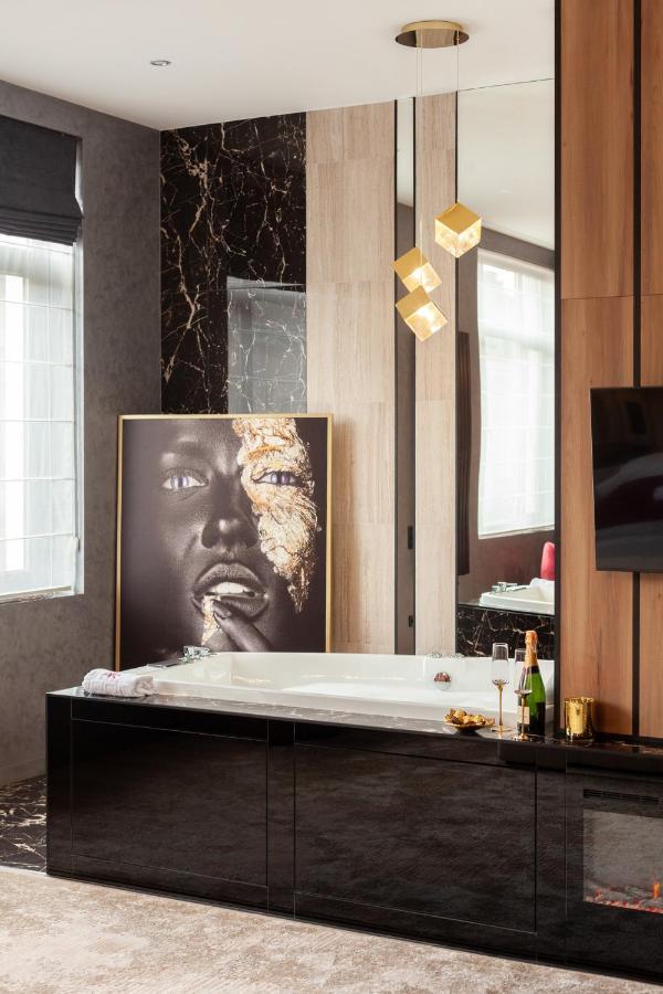 Aristo Jacuzzi Otel Lviv