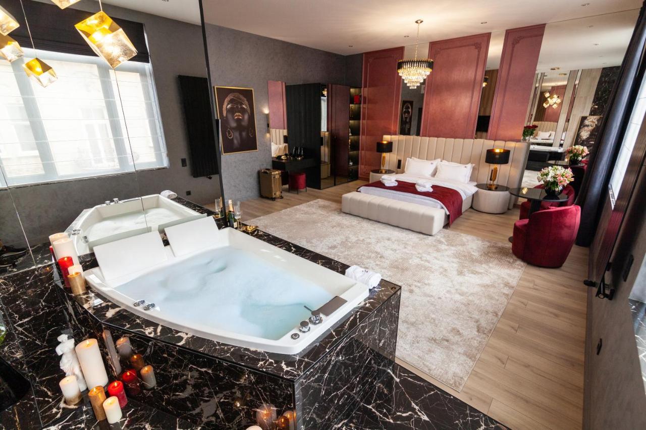 Aristo Jacuzzi Otel *