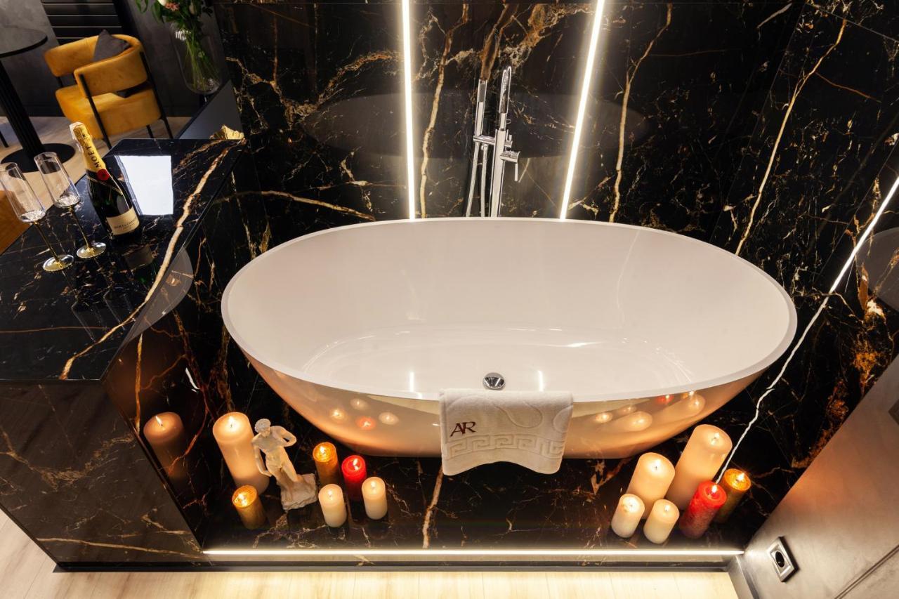 Aristo Jacuzzi * Lviv