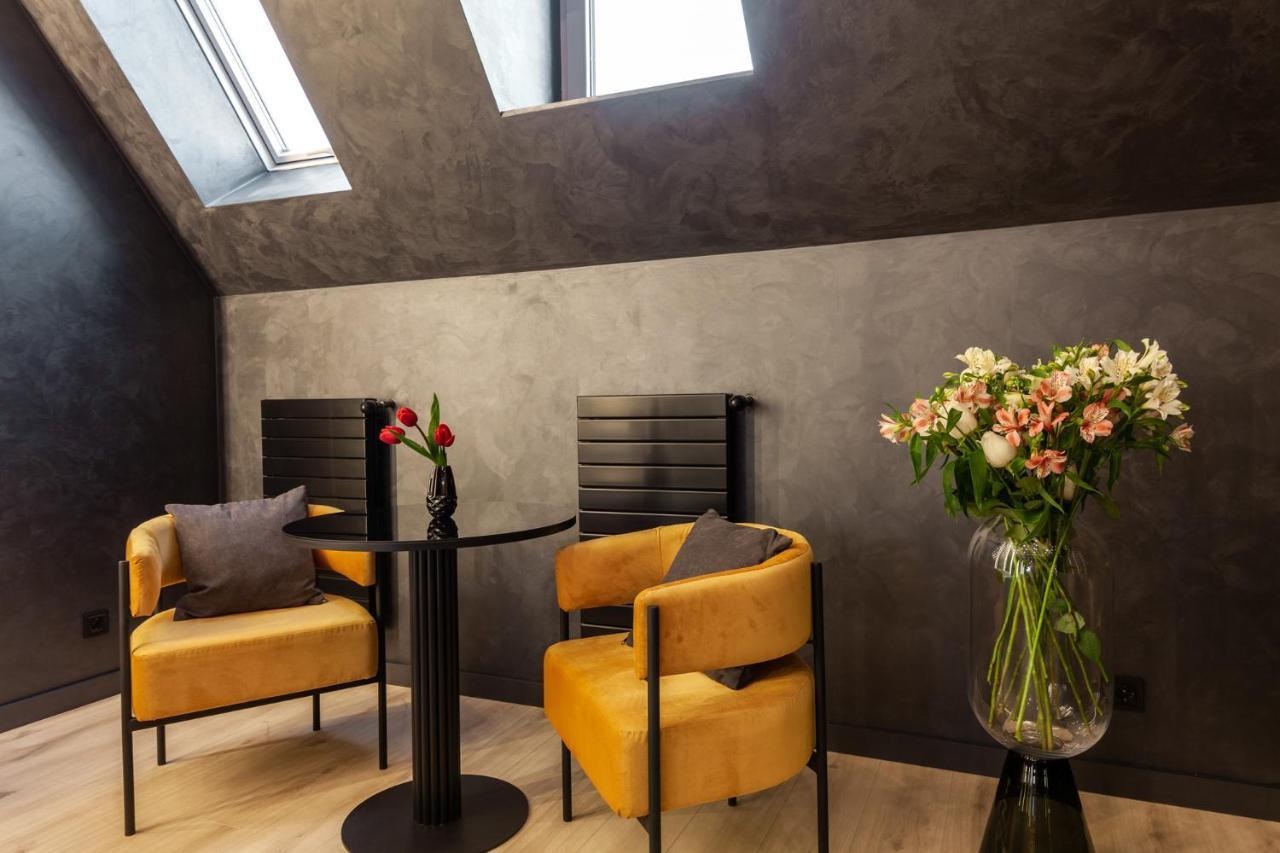 Aristo Jacuzzi Otel Lviv
