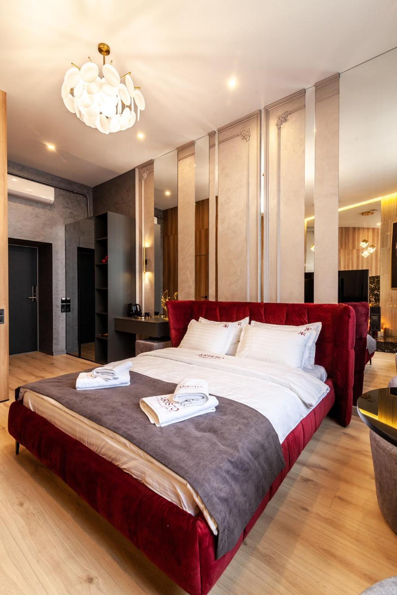 Aristo Jacuzzi * Lviv