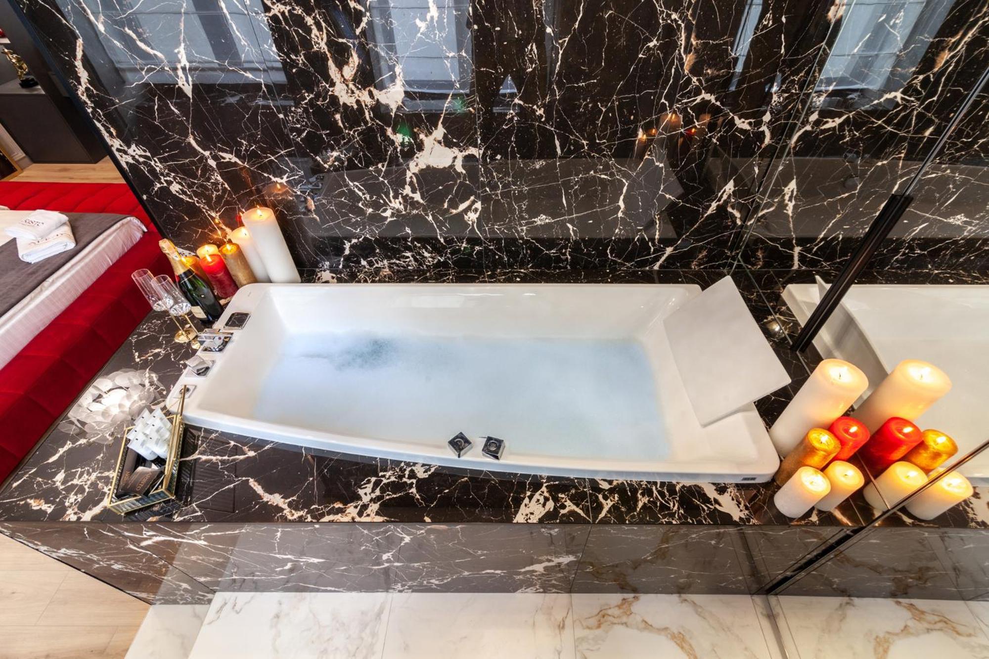 Aristo Jacuzzi * Lviv