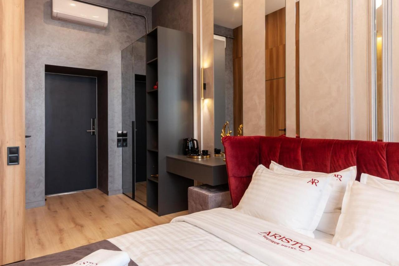 Aristo Jacuzzi Otel Lviv